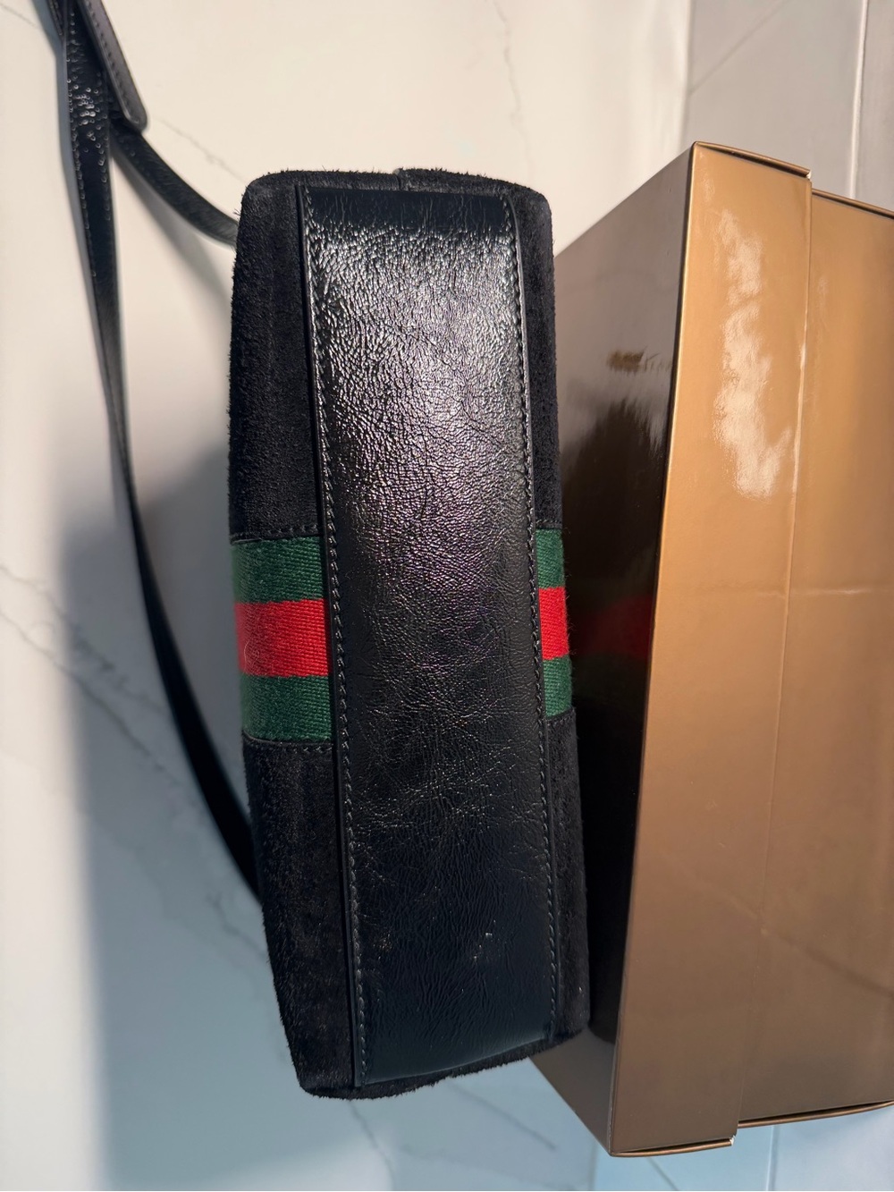 Gucci Black Suede Crossbody with Green and Red Web Stripe AUTHENTIC - Picture 5 of 8